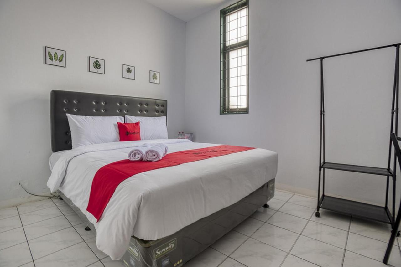 RedDoorz Plus near Jakarta Kota Station - Minimum Stay 6 Nights Exterior foto