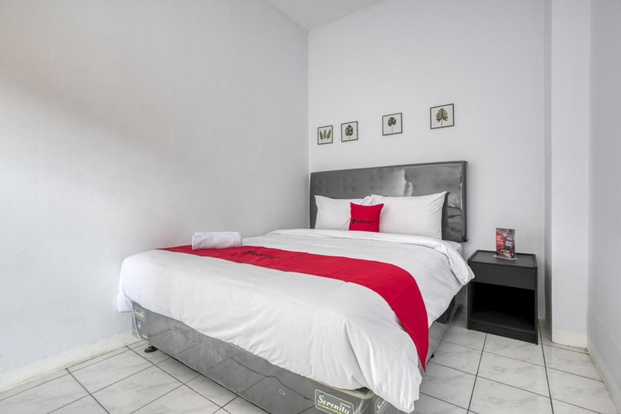 RedDoorz Plus near Jakarta Kota Station - Minimum Stay 6 Nights Exterior foto